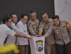 Kapolda Jatim dan Pj.Gubernur Launching Benih Jagung Merk Bhayangkara di Blitar